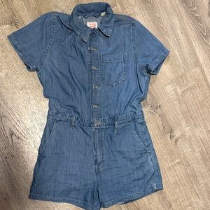 Levi’s romper size L